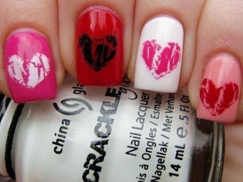 Foto NailArt craquelado para San Valentín