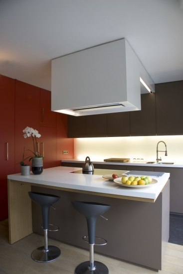 Foto En la cocina de hogares pequeños coloca una mesa abatible Foto En la cocina de hogares pequeños coloca una mesa abatible