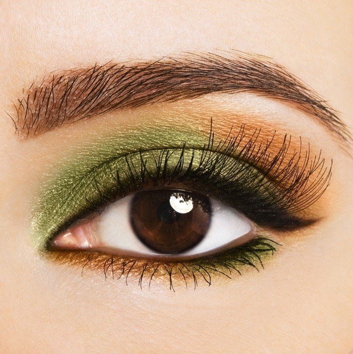 Maquillaje en verde, el color más trendy de esta primavera | MujerdeElite