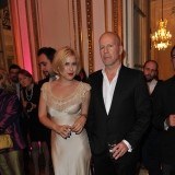 Los hombres de pelo rapado como Bruce Willis son percibidos como los segundos más divertidos y sexys por las mujeres solteras españolas