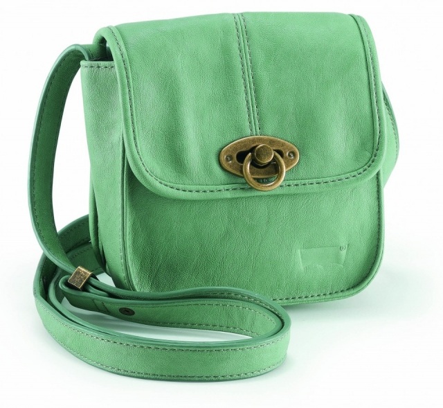 Foto Bolso bandolera en color verde para tu look primaveraverano