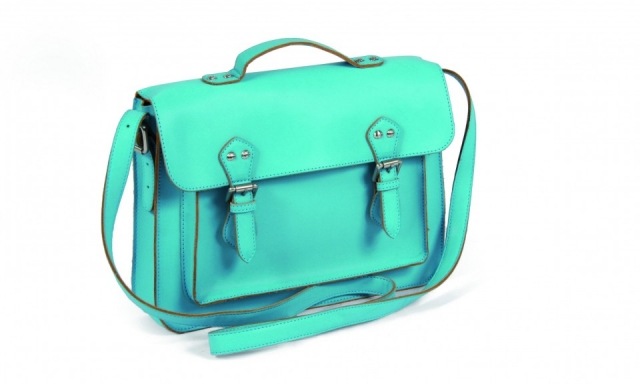 Foto Bolso tipo satchel en color azul para tu look de primaveraverano