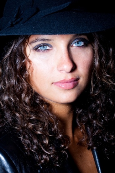 Foto Maquillaje de ojos en azul turquesa, perfecto para ojos claros