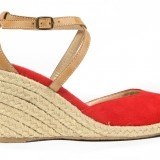 Sandalias de esparto con cuña para tu maleta de vacaciones