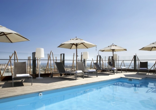 Foto Vistas desde la terraza con piscina en el AC Hotel Alicante