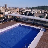 Terraza con piscina del Hotel Jazz, en Barcelona