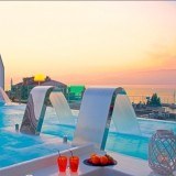 Vistas de la terraza con piscina del Hotel Nagari, en Vigo