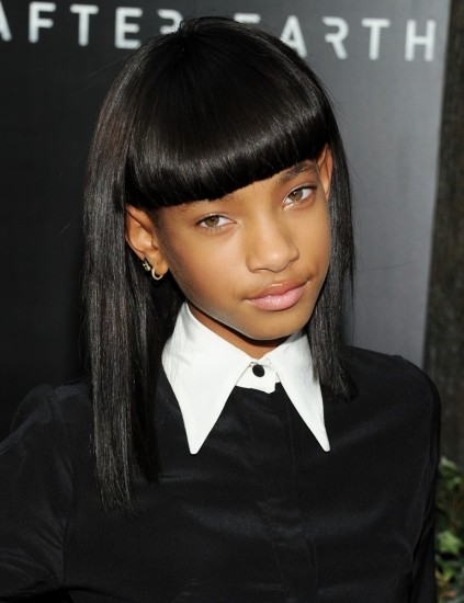 Foto Willow Smith con pelo recto y corte chop