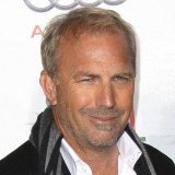 Kevin Costner con canas sigue siendo atractivo