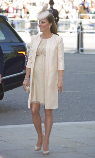 Foto Kate Middleton luciendo embarazo en el 60 aniversario de la coronación de la reina Isabel II
