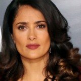Salma Hayek tiene uno de los escotes más imponentes y voluptuosos de Hollywood