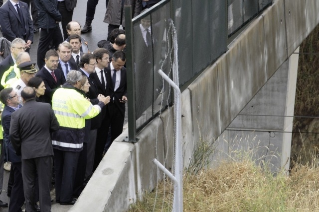 Foto Mariano Rajoy, muy apenado por la tragedia acontencida en Santiago