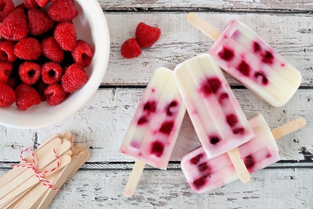 Foto Polos de yogur con frutas