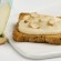 Ir a la foto Puré de peras con almendras sobre tostada, un desayuno perfecto para los niños en verano