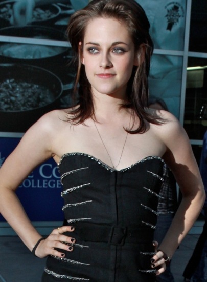 Foto Kristen Stewart no tiene complejos a la hora de lucir escote
