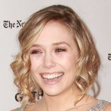 Elizabeth Olsen luciendo un 