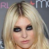 Taylor Momsen, apasionada del look gótico y los ojos ahumados