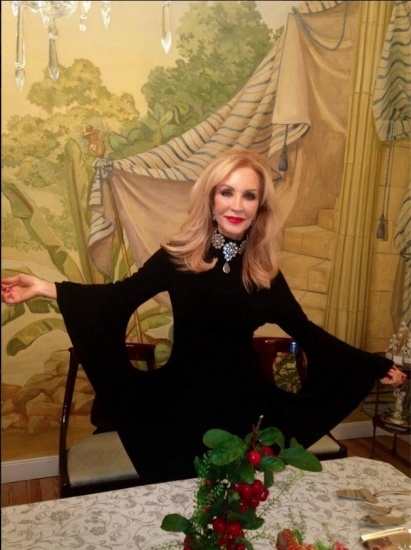 Foto Carmen Lomana disfrazada de Brujilda en la fiesta que organizó en su casa