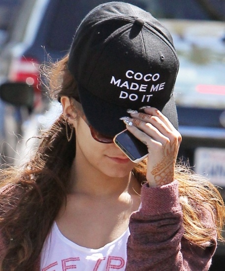 Foto Vanessa Hudgens quería pasar desapercibida y mostró su tatuaje de Henna