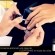 Ver la foto Paso 1 manicura degradé: aplica una capa de brillo que proteja la uña del esmalte