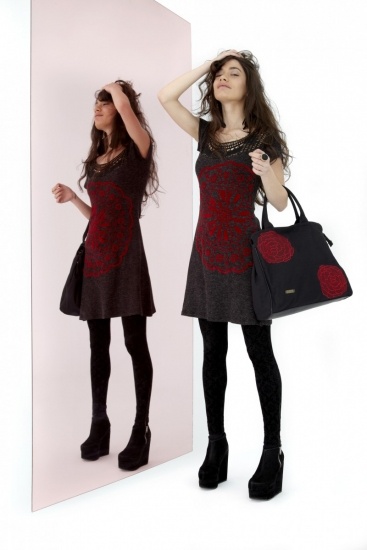 Foto No dudes en elegir vestidos con originales estampados para lucir perfecta esta Navidad