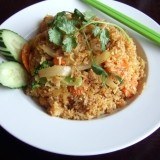 Arroz frito con verduritas y tofu