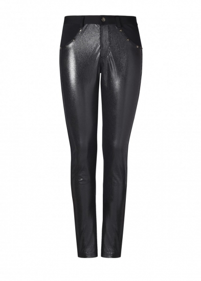 Foto Los leggings de cuero pueden ayudarte a conseguir un look de lluvia de lo más estiloso