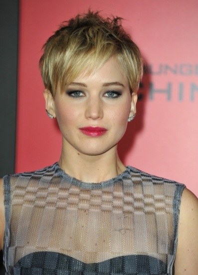 Foto Jennifer Lawrence apuesta por los labios rosas para su tono de piel frío