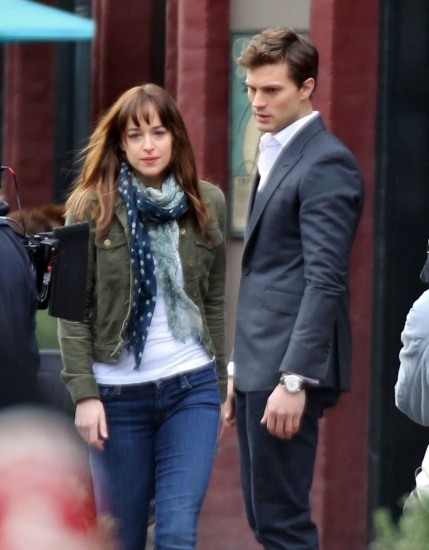 Foto Dakota Johnson y Jamie Dornan son los encargados de interpretar a Christian Grey y Anastasia Steele en 50 sombras de Grey Foto Dakota Johnson y Jamie Dornan son los encargados de interpretar a Christian Grey y Anastasia Steele en 50 sombras de Grey