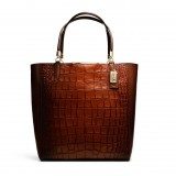 El estampado animal seguirá reinando en bolsos y carteras esta primavera-verano 2014