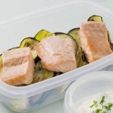 Salmón al vapor con berenjenas, una receta perfecta para llevar en el tupper a la oficina