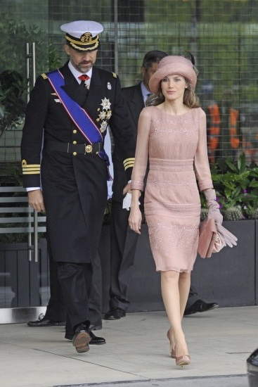 Foto La princesa Letizia apuesta por los vestidos cortos para asistir a bodas de día