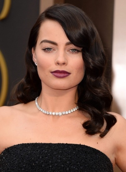 Foto Margot Robbie cambia de look en 2014 pasando del rubio al castaño oscuro