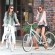 Ver la foto Alessandra Ambrosio se mueve por la ciudad con mucho estilo ¡y en bicicleta!