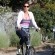 Ver la foto Cindy Crawford se mantiene en forma montando en bicicleta
