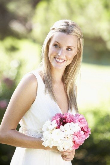 Foto Procura elegir flores de temporada para tu ramo de novia