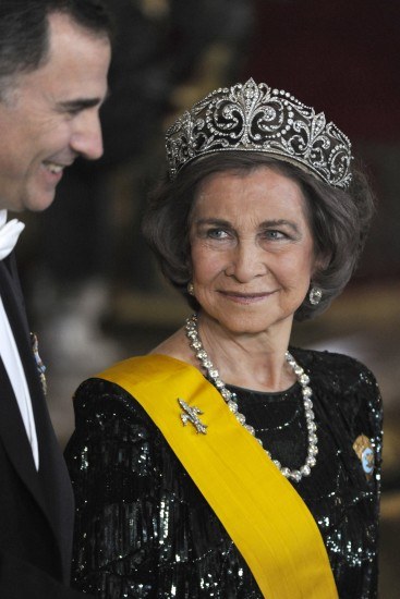 Foto Doña Sofía, elegante y orgullosa, no oculta la admiración que siente hacia su hijo don Felipe a pocos días de convertirse en Rey