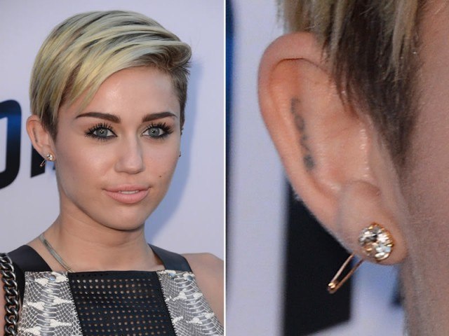Foto Tatuaje Love de Miley Cyrus