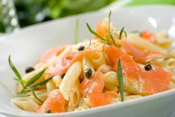 Foto Ensalada de pasta con salmón, una deliciosa y veraniega receta
