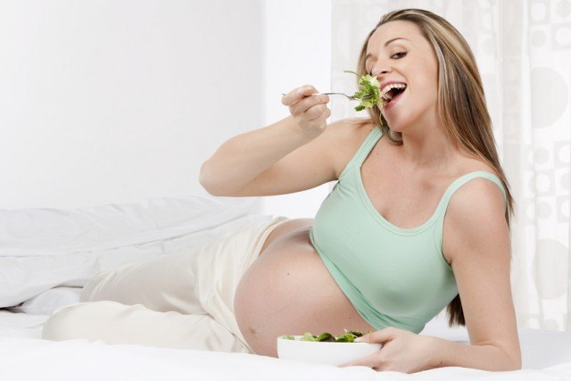 Foto Una dieta rica en fruta y verdura es fundamental para las embarazadas en verano