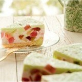 Tarta colorida de cuatro gelatinas