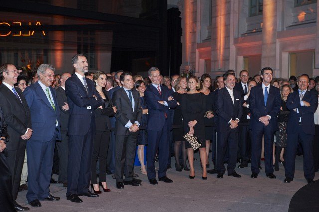 Foto Don Felipe y doña Letizia durante la celebración de las bodas de plata de Antena 3