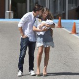 Patricia Montero y Álex Adrover, besos, ternura y máxima felicidad en la presentación de su hija Lis