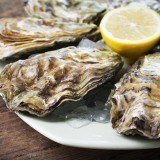 Las ostras son un clásico, con limón, una apuesta muy saludable en Navidad