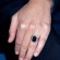Ver la foto El anillo de compromiso de Kate Middleton, un básico en sus complementos