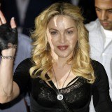 El pelo rubio que luce Madonna requiere intensos cuidados para mantenerse impecable