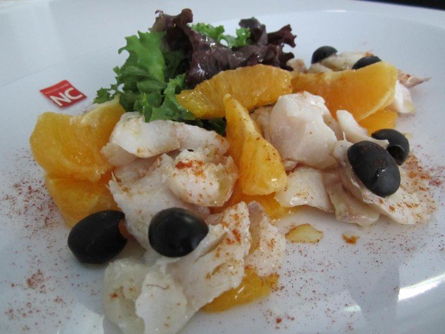 Foto Ensalada de bacalao y naranja, sabor y salud para llevar en el tupper al trabajo