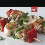 Brochetas de pollo y champiñones, una receta ideal para llevar en el 