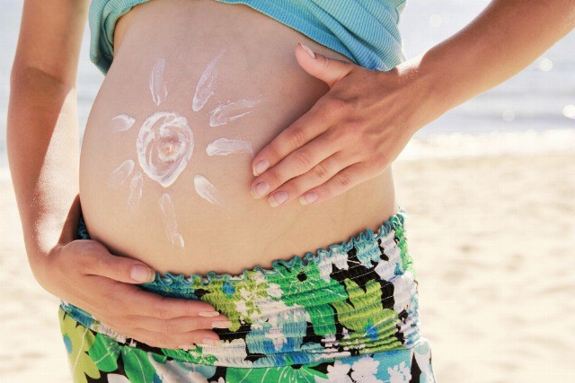 Foto Aplicar protección solar con factores altos o muy altos es fundamental en el embarazo