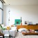 Ir a la foto Muebles bajos y sofás amplios, claves de la decoración moderna en el hogar